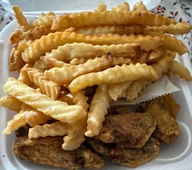 10PC Wings W/ Fries.
